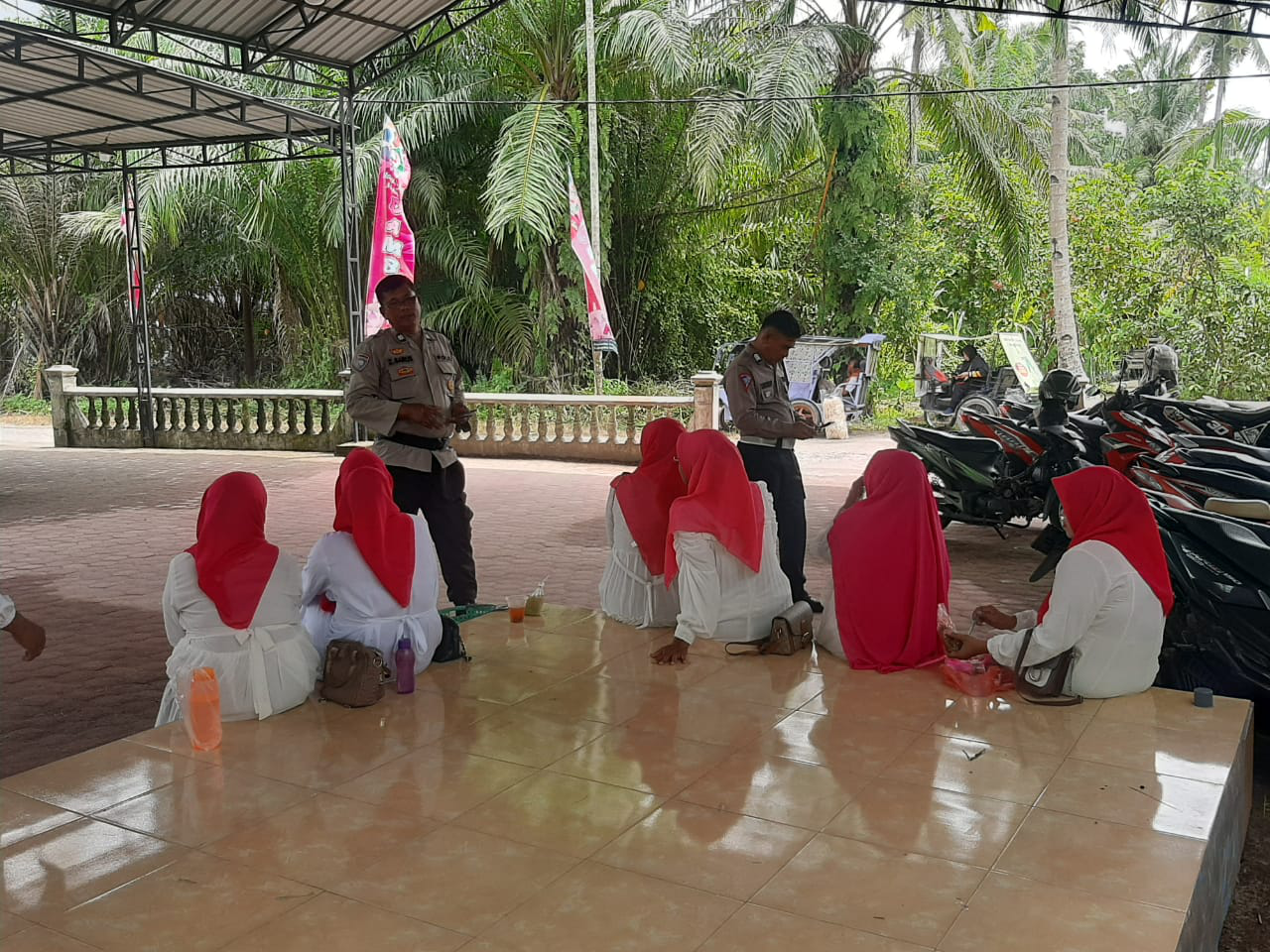 Binmas Polres Serdang Bedagai melakukan Cooling System